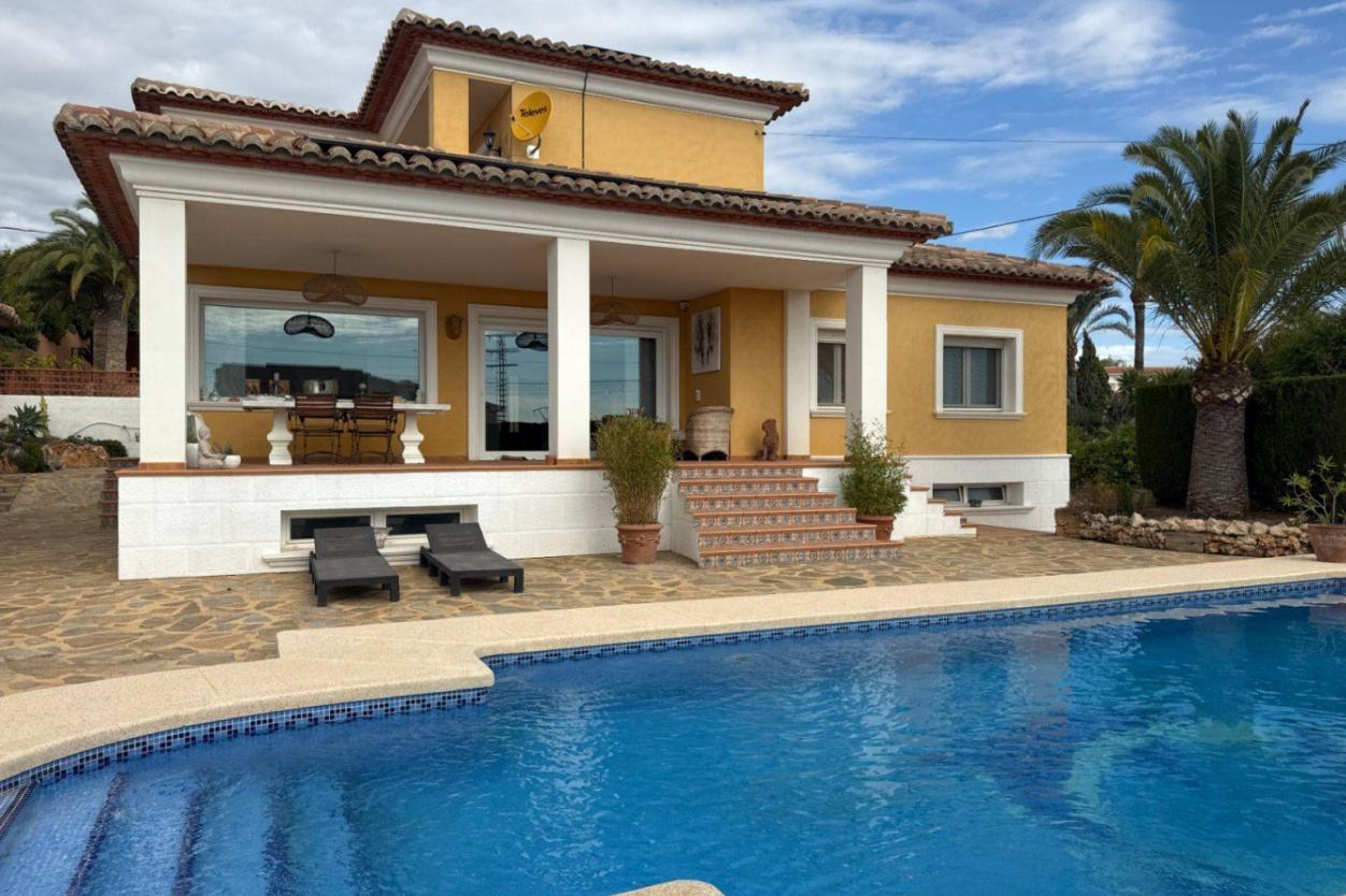 4 bed casa / chalet in Calpe