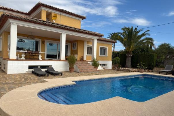 4 bed casa / chalet in Calpe