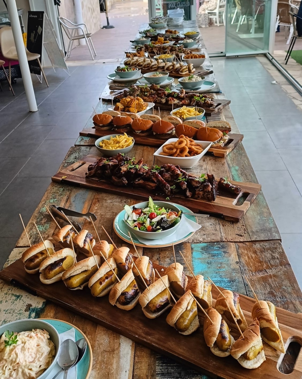 Havanas Beach Club - Bar, Restaurant & Event Venue Calpe