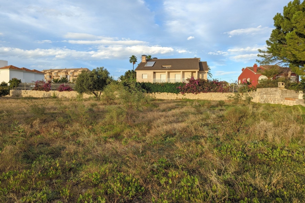 plot in Denia