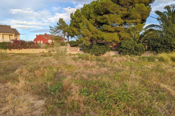 plot in Denia