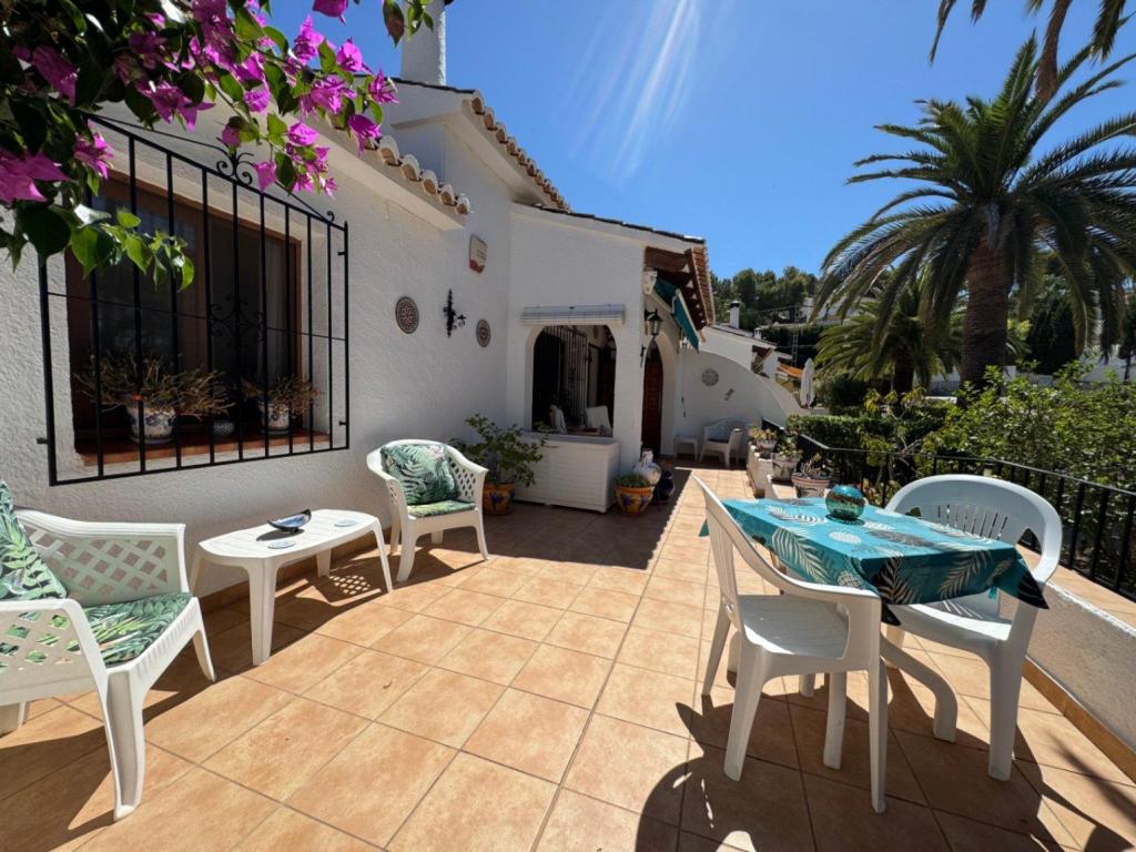 2 bed bungalow in Moraira