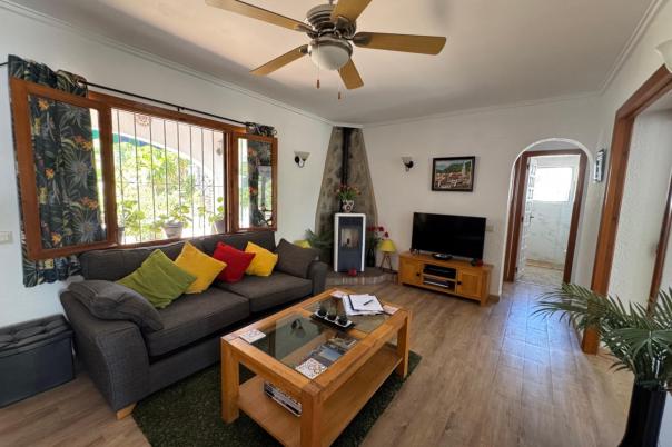 2 bed bungalow in Moraira