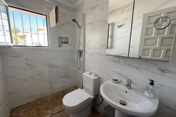 2 bed bungalow in Moraira