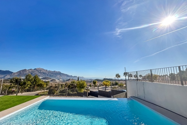 3 bed villa in Polop