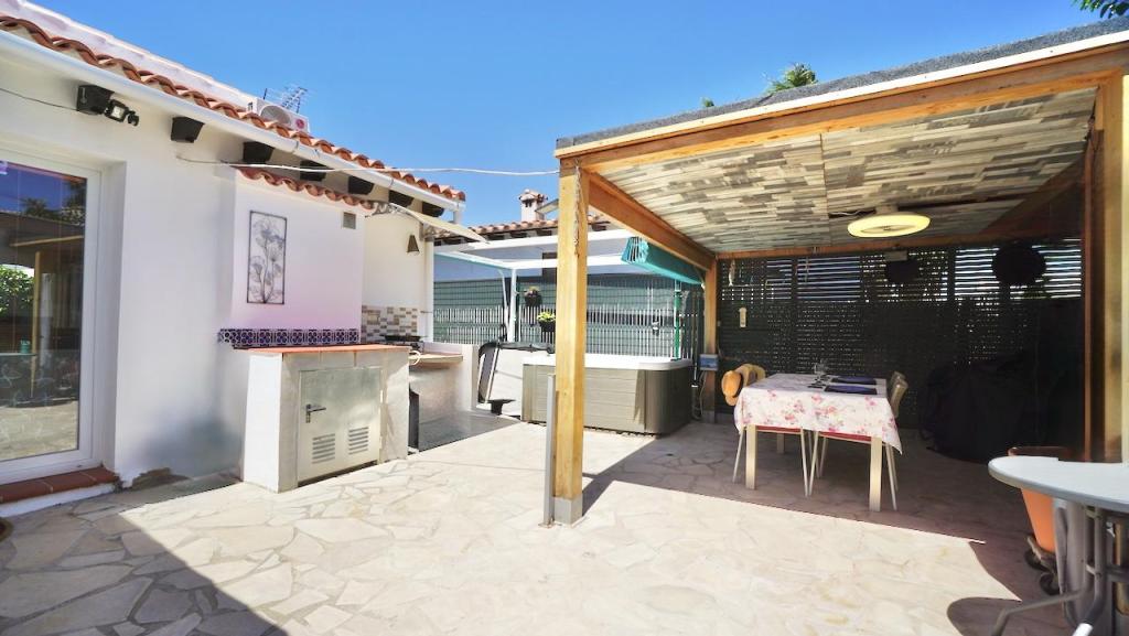 2 bed villas in Moraira