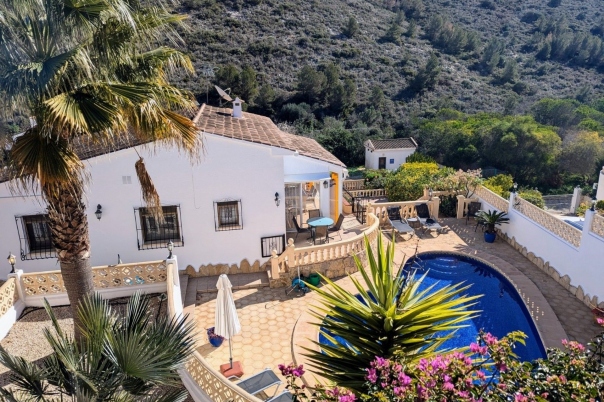 4 bed casa / chalet in Moraira
