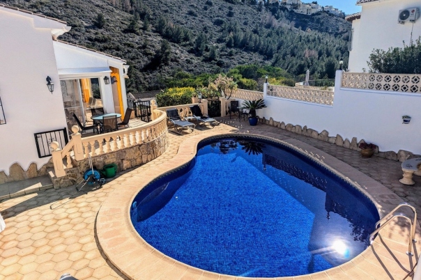 4 bed casa / chalet in Moraira