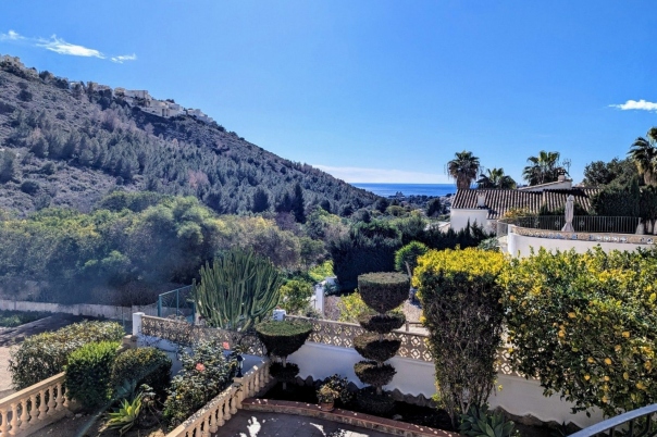 4 bed casa / chalet in Moraira