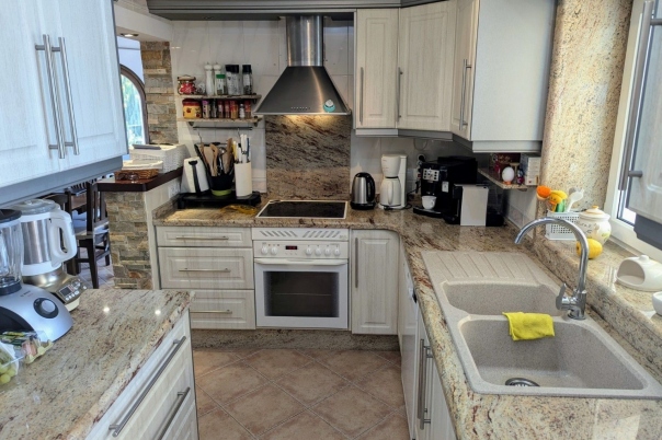 4 bed casa / chalet in Moraira