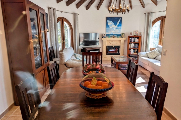 4 bed casa / chalet in Moraira