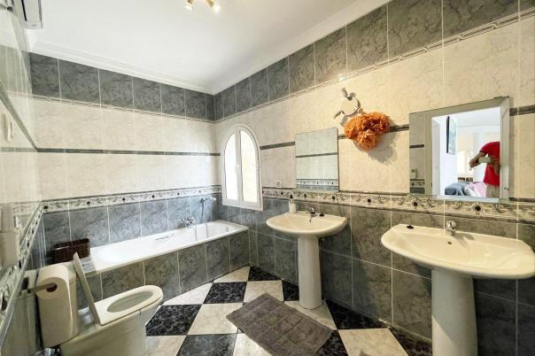 4 bed casa / chalet in Calpe / Calp