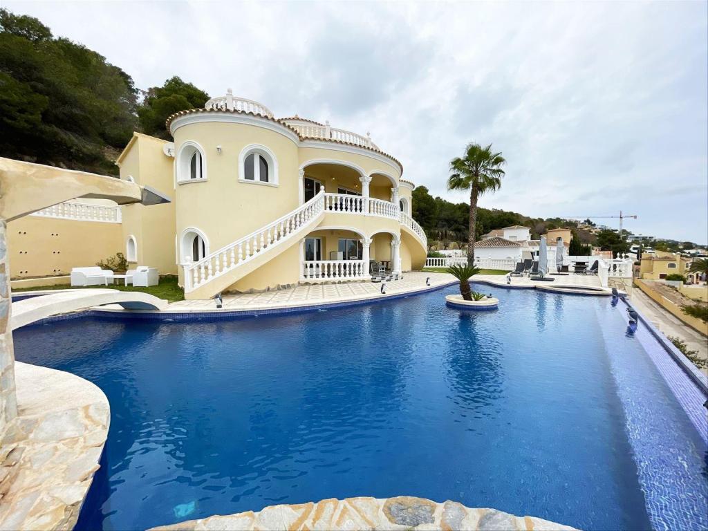 4 bed casa / chalet in Calpe / Calp