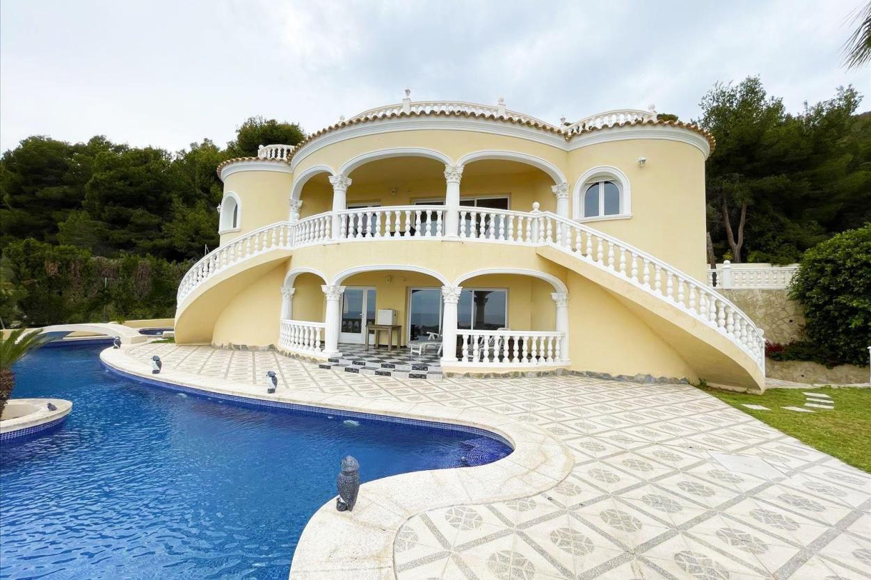 4 bed casa / chalet in Calpe / Calp