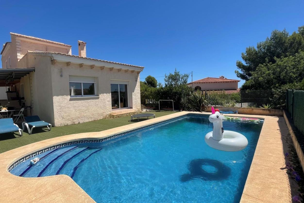 4 bed detached house in Nucia (la)