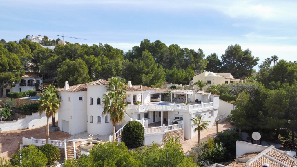 4 bed villa in Altea