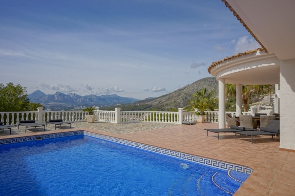 4 bed villa in Altea