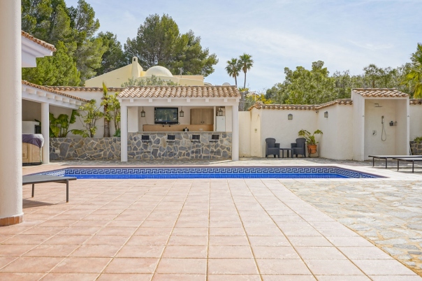 4 bed villa in Altea