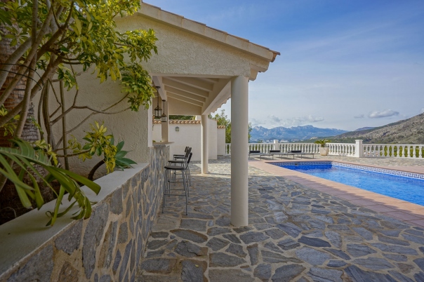 4 bed villa in Altea