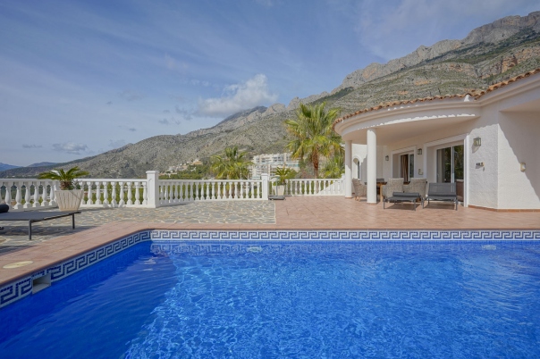 4 bed villa in Altea