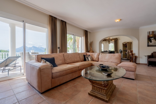 4 bed villa in Altea