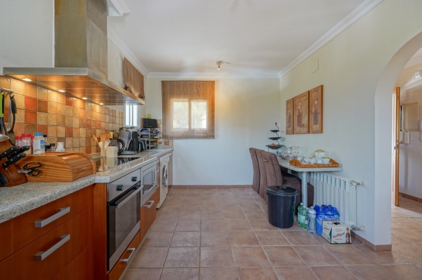 4 bed villa in Altea