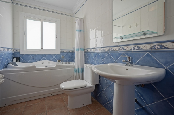 4 bed villa in Altea