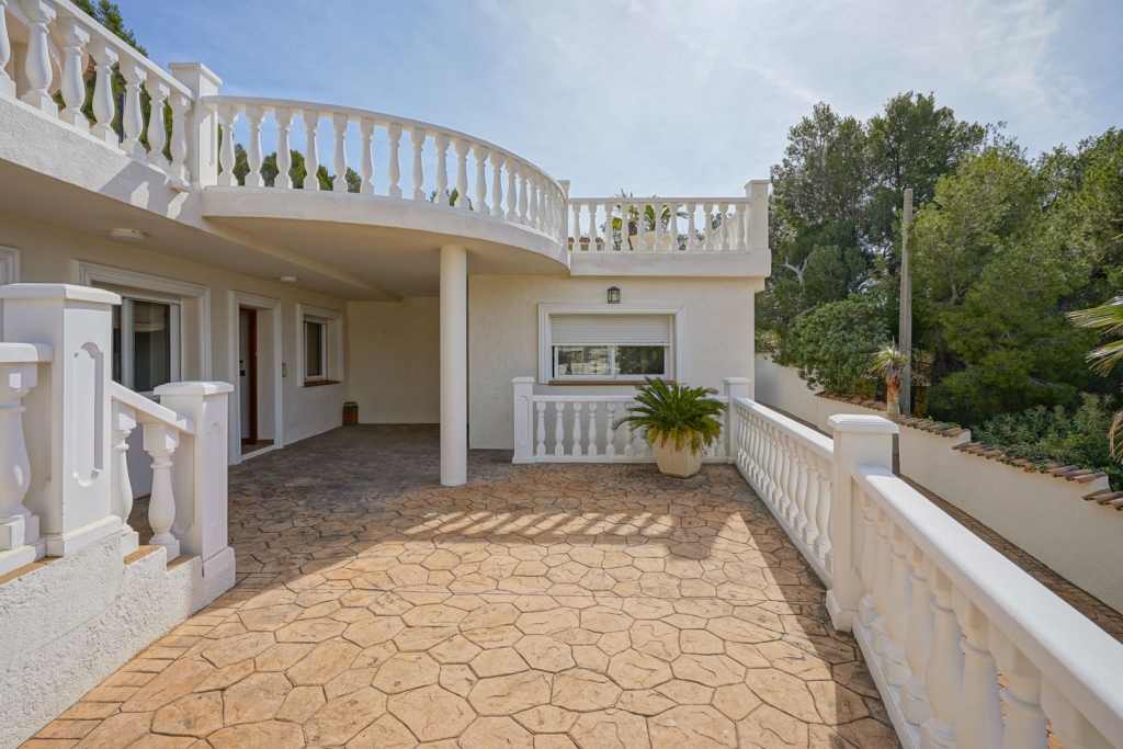 4 bed villa in Altea
