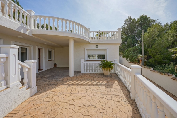4 bed villa in Altea