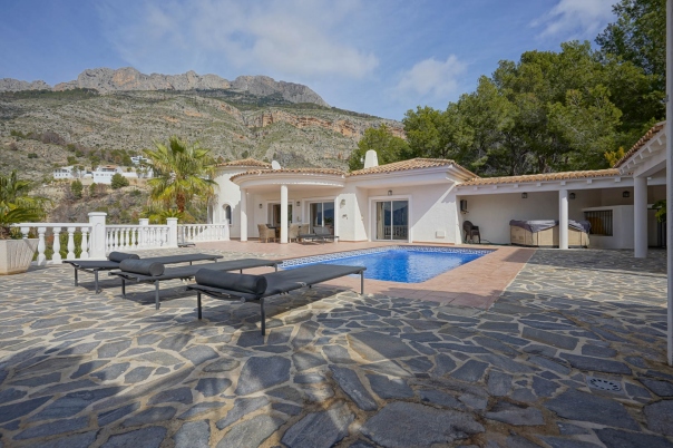 4 bed villa in Altea