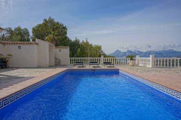 4 bed villa in Altea