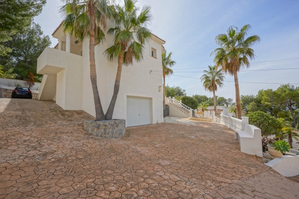 4 bed villa in Altea