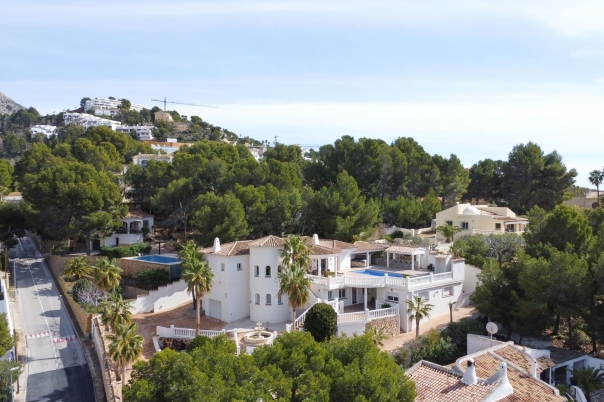 4 bed villa in Altea