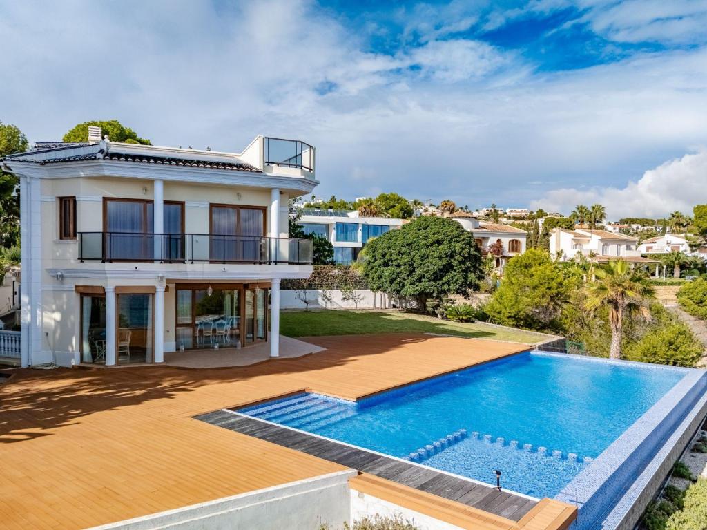 6 bed casa / chalet in Calpe / Calp