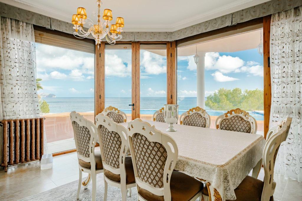 6 bed casa / chalet in Calpe / Calp