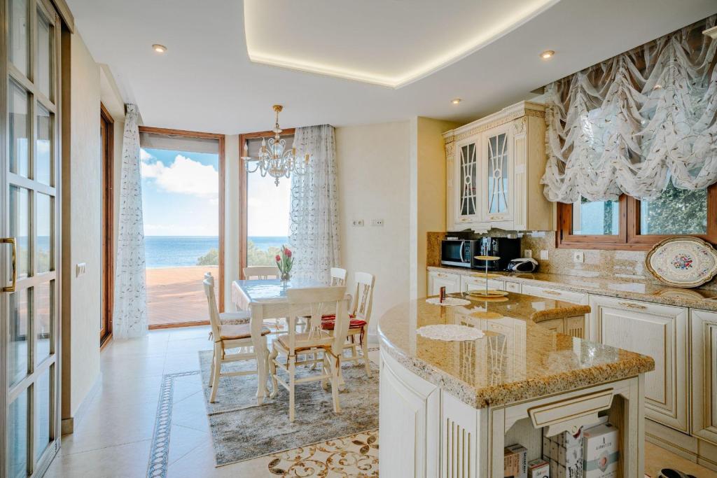6 bed casa / chalet in Calpe / Calp