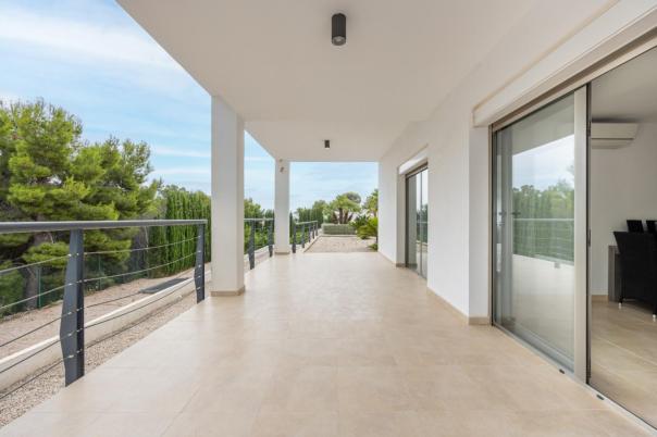 5 bed villa in Altea