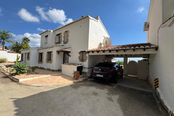 2 bed bungalow in Moraira