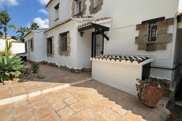 2 bed bungalow in Moraira