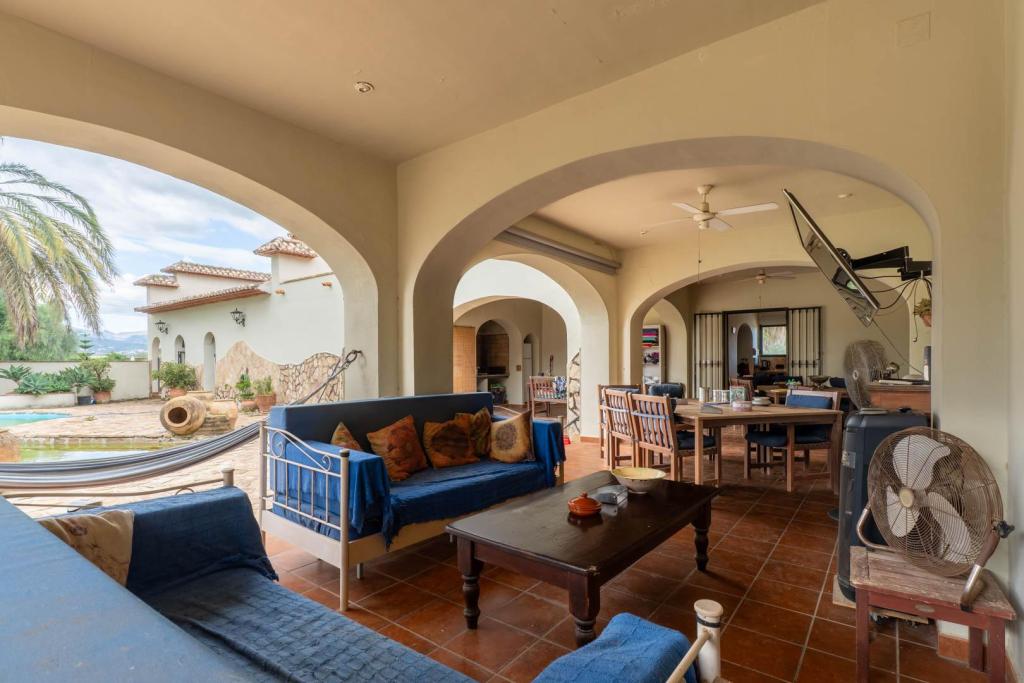 5 bed villa in Ondara