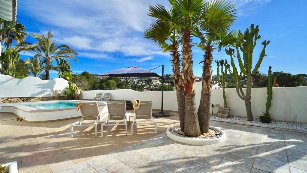 6 bed villas in Moraira