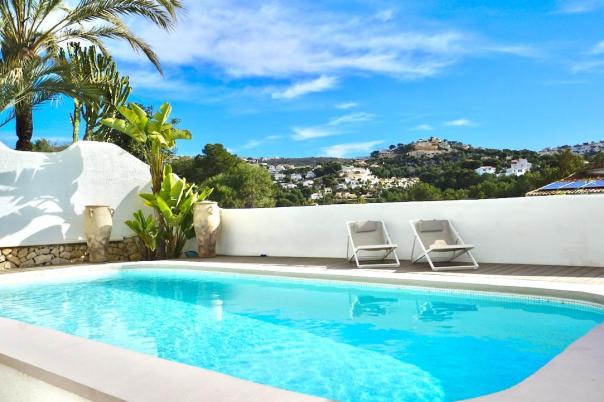 6 bed villas in Moraira