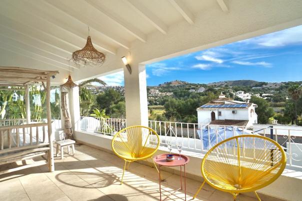 6 bed villas in Moraira