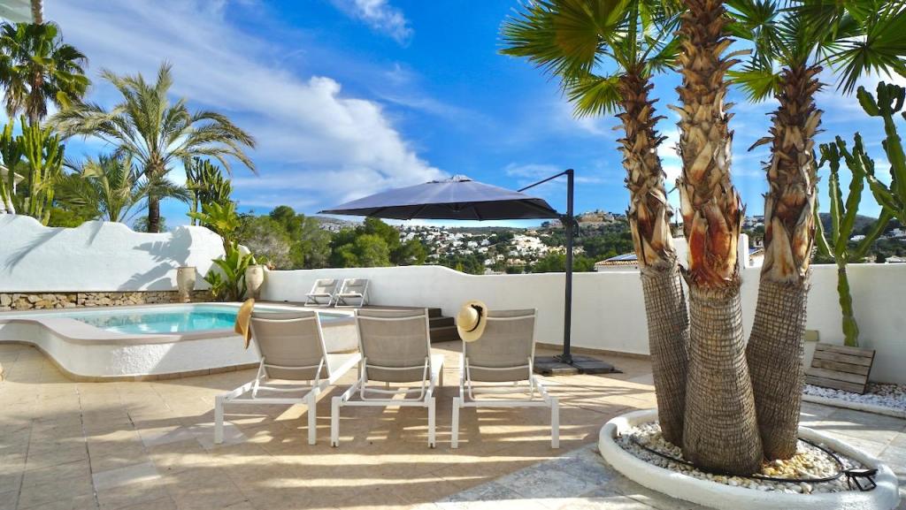 6 bed villas in Moraira