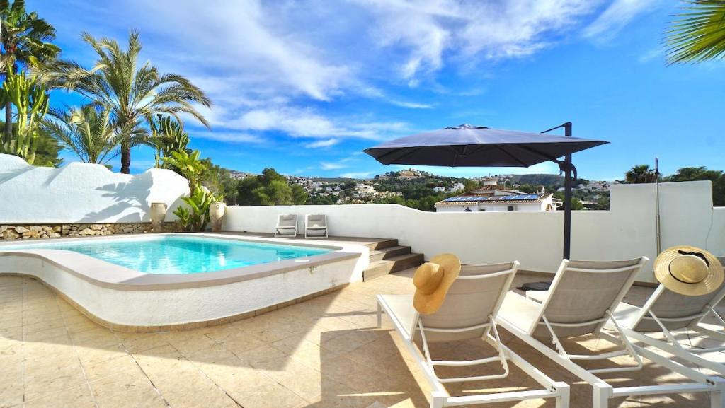 6 bed villas in Moraira