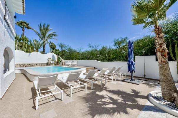 6 bed villas in Moraira
