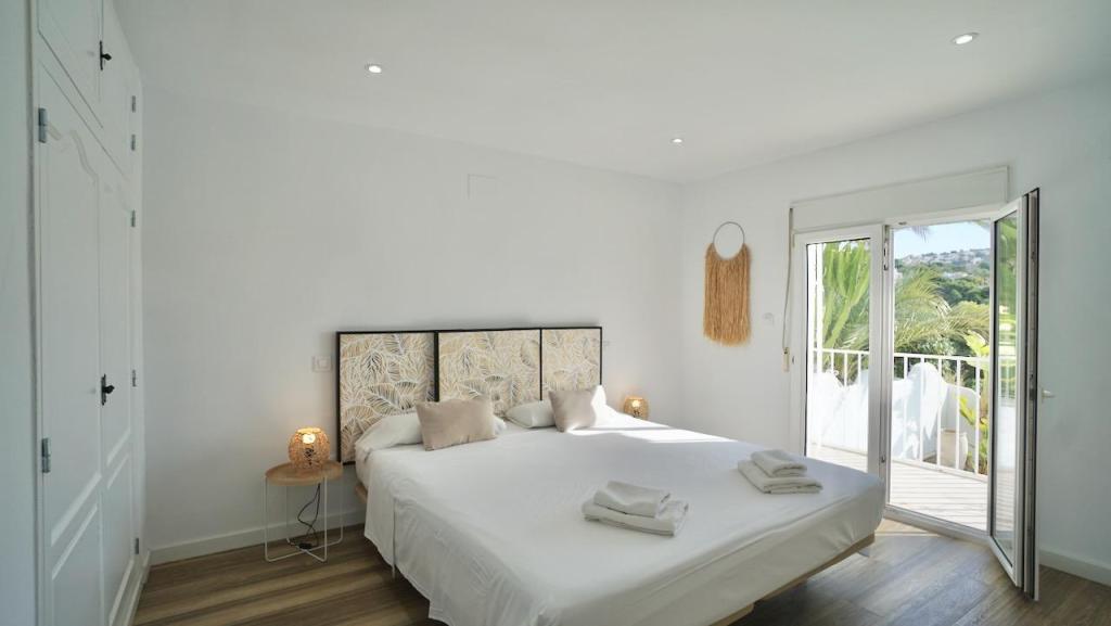 6 bed villas in Moraira