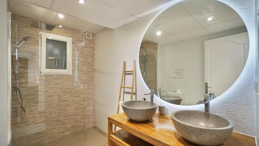 6 bed villas in Moraira