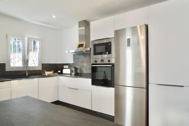 6 bed villas in Moraira
