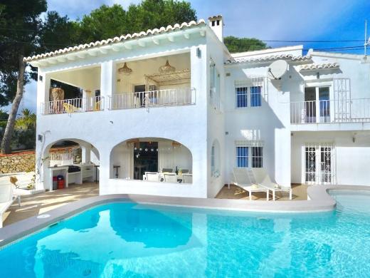 6 bed villas in Moraira